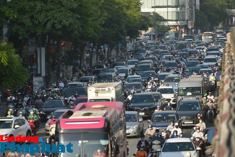 Hà Nội: Cần tháo gấp ùn tắc giao thông tại Ngã Tư Sở