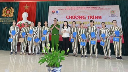 Chương trình “Thắp sáng ước mơ hoàn lương” đến Trại giam Thanh Xuân