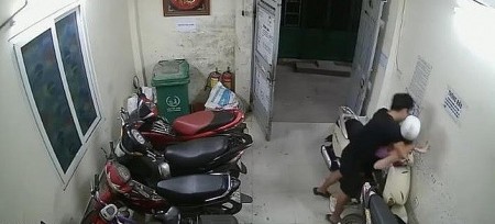 Điều tra vụ cô gái trẻ bị một đối tượng sàm sỡ tại khu để xe nhà trọ