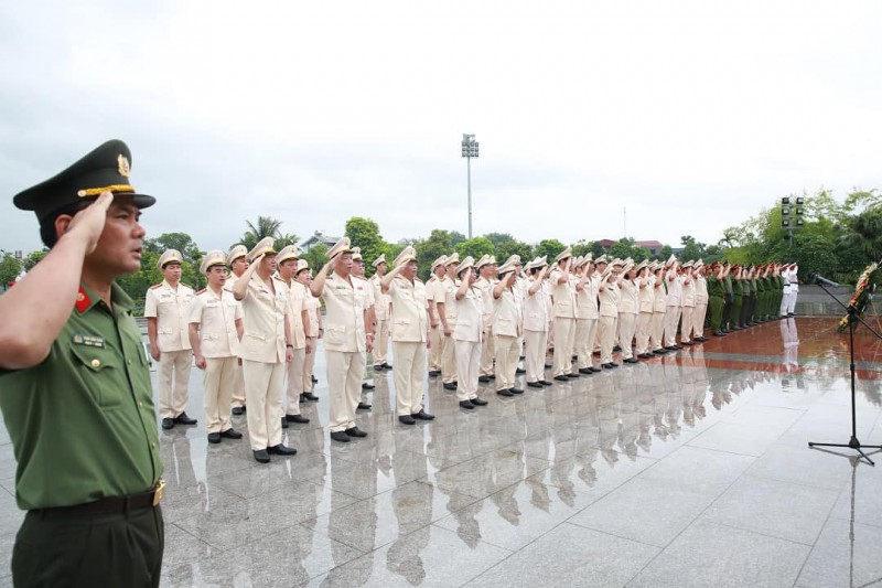 Công an Thủ đô báo công dâng Bác tại Bắc Giang