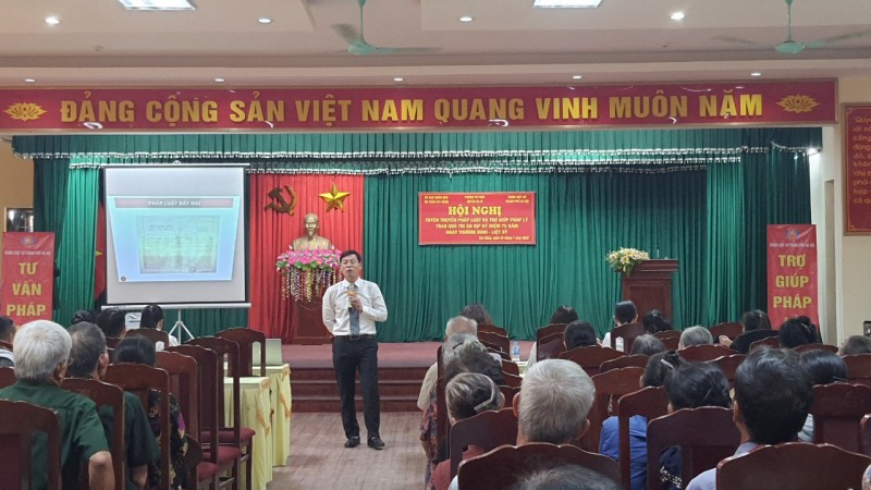 Trợ giúp pháp lý miễn phí cho người dân thị trấn Tây Đằng, huyện Ba Vì