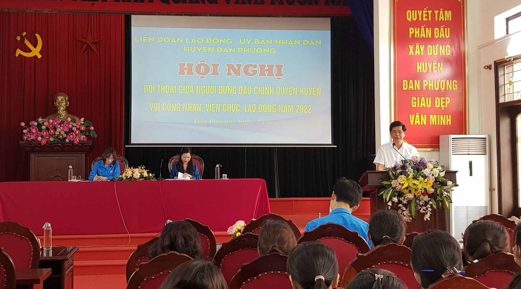 Chủ tịch LĐLĐ huyện Đan Phượng được tôn vinh tại  Giải thưởng Nguyễn Văn Linh lần thứ III