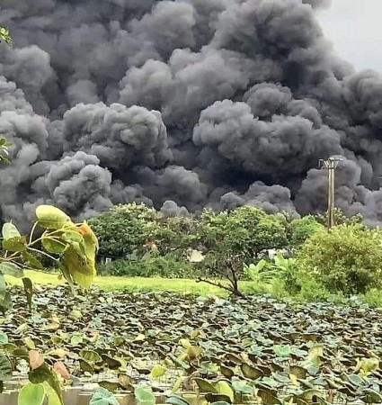 Hà Nội: Kịp thời khống chế vụ cháy xưởng chăn ga gối đệm tại huyện Thường Tín