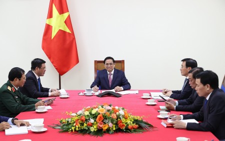 Thủ tướng Chính phủ Phạm Minh Chính điện đàm với Thủ tướng Quốc vụ Trung Quốc Lý Khắc Cường