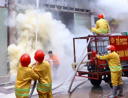 Huyện Thạch Thất diễn tập phương án chữa cháy và cứu nạn, cứu hộ theo phương châm bốn tại chỗ