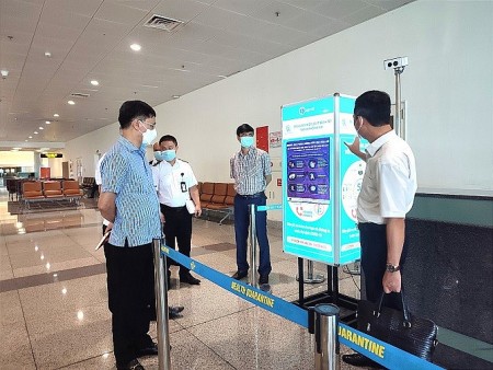 Hà Nội kiểm tra phòng, chống dịch đậu mùa khỉ tại sân bay Nội Bài