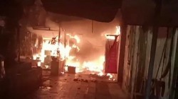 Kịp thời dập tắt đám cháy ki ốt tại chợ Nguyễn Công Trứ