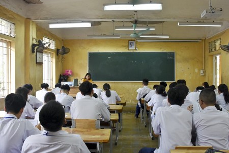 Hà Nội: Nghiêm cấm học sinh, giáo viên sử dụng pháo nổ trái phép