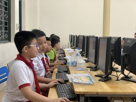 75,5% số trường Tiểu học có phòng học bộ môn Tin học