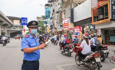 Hà Nội xử phạt gần 2.000 trường hợp vi phạm trật tự an toàn giao thông