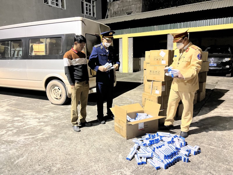 Quảng Ninh: Tạm giữ 10.000 bộ kit test nhanh Covid-19 có dấu hiệu nhập lậu