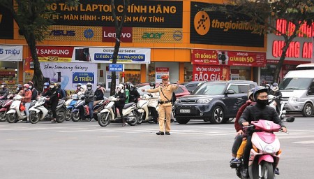 Điều chỉnh tổ chức giao thông tuyến đường Long Biên 1