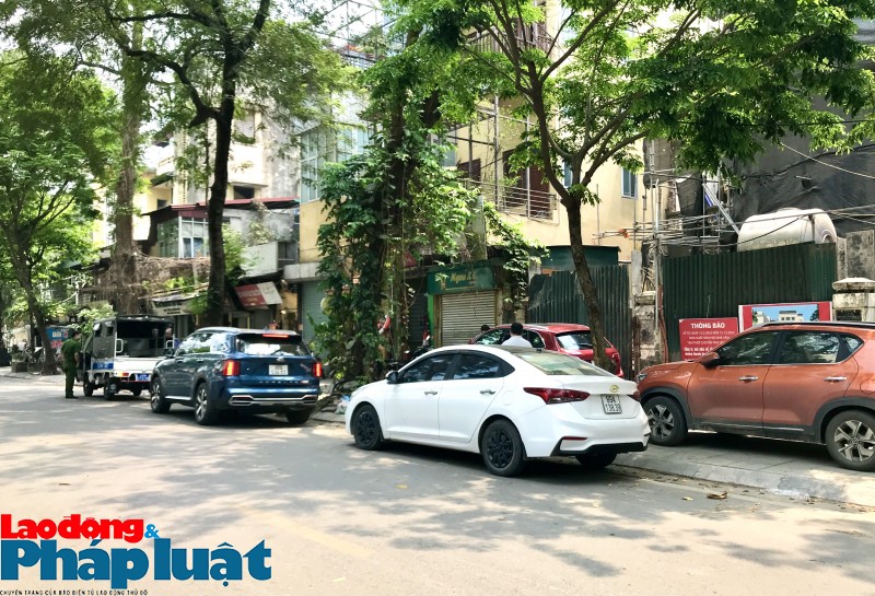 Bị nhắc nhở hai lần, quận Hai Bà Trưng vẫn để tái diễn vi phạm trật tự đô thị Bị nhắc nhở hai lần, quận Hai Bà Trưng vẫn để tái diễn vi phạm trật tự đô thị