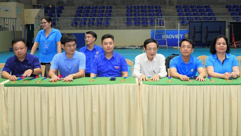Sôi nổi Giải bóng chuyền chào mừng Đại hội Công đoàn Viên chức tỉnh Nghệ An