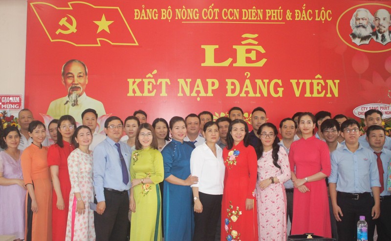 Đảng bộ nòng cốt CCN Diên Phú - Đắc Lộc có 7 chi bộ trực thuộc với 120 đảng viên. (Ảnh: Hương Thảo)