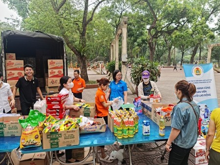 "Xe siêu thị đoàn viên Công đoàn” hỗ trợ công nhân lao động ngành Xây dựng Hà Nội