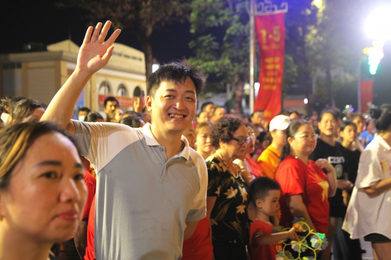 Người lao động thị xã Sơn Tây hào hứng tham gia hội thao chào mừng 