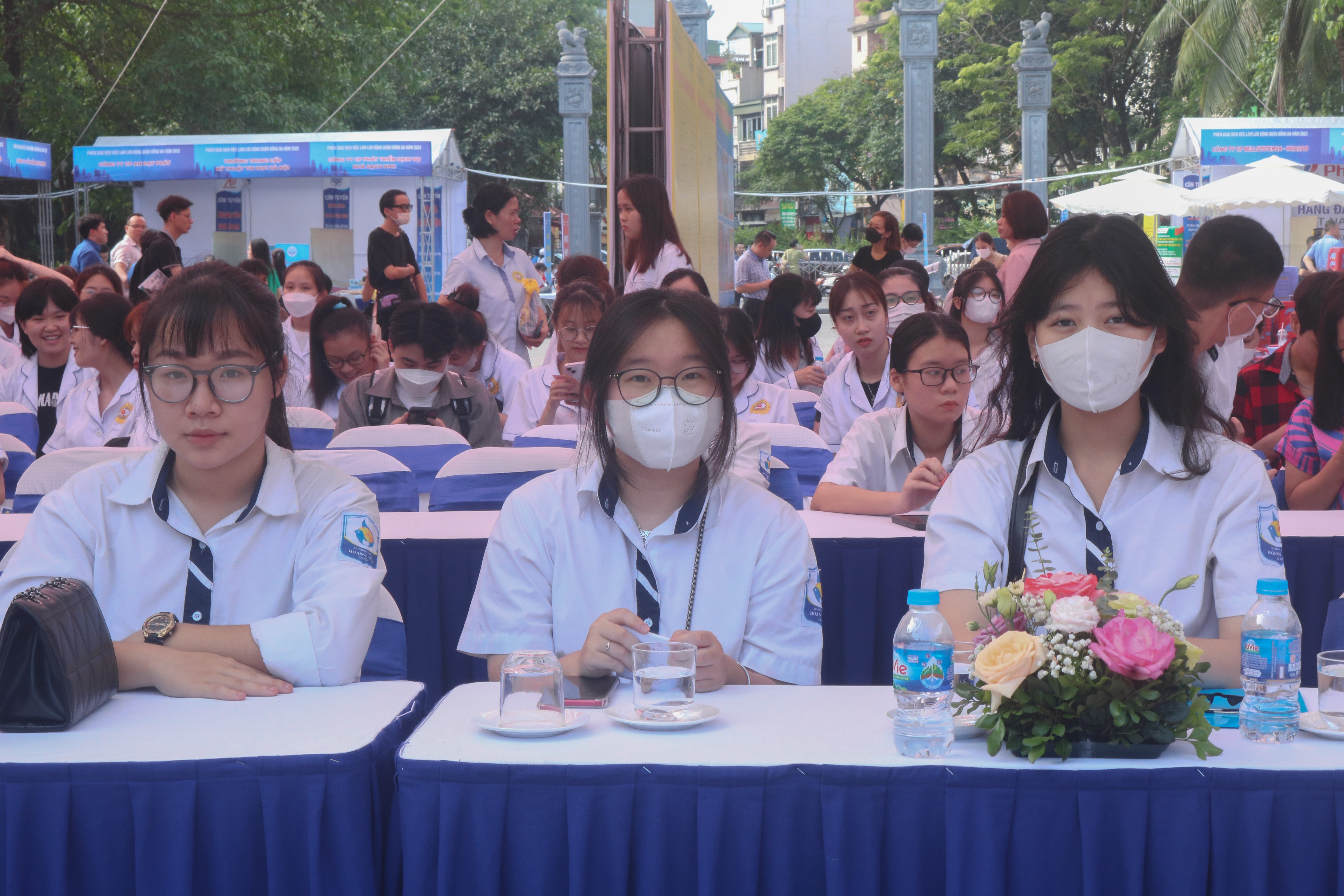 Phiên giao dịch việc làm quận Đống Đa năm 2023: Kết nối hơn 2.600 chỉ tiêu đa dạng ngành nghề Phiên giao dịch việc làm quận Đống Đa năm 2023: Kết nối hơn 2.600 chỉ tiêu đa dạng ngành nghề