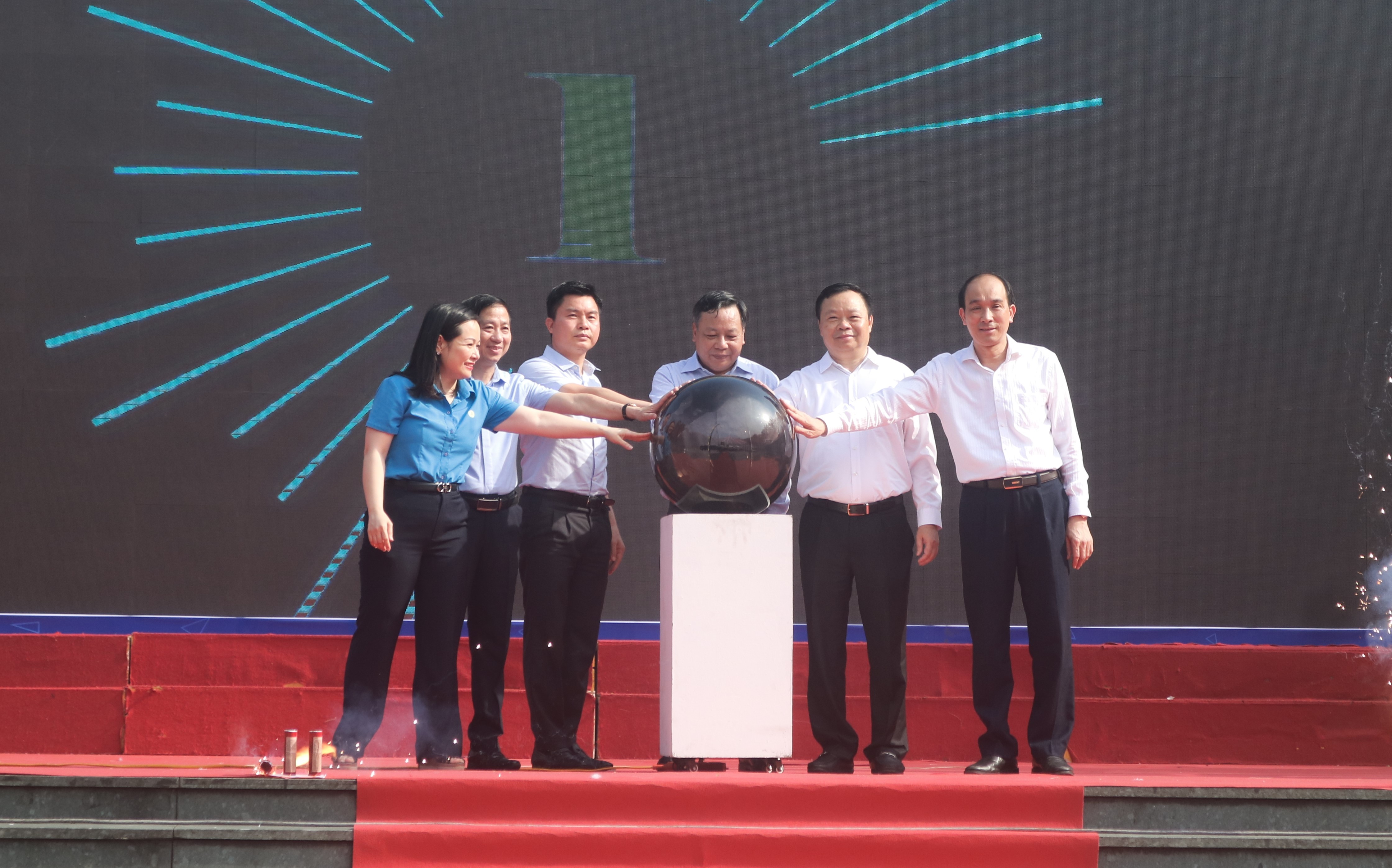 Phiên giao dịch việc làm quận Đống Đa năm 2023: Kết nối hơn 2.600 chỉ tiêu đa dạng ngành nghề Phiên giao dịch việc làm quận Đống Đa năm 2023: Kết nối hơn 2.600 chỉ tiêu đa dạng ngành nghề