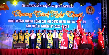 Sôi nổi chương trình nghệ thuật chào mừng thành công Đại hội Công đoàn thị xã Sơn Tây