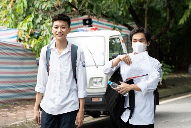 Những hình ảnh ấn tượng môn thi đầu tiên kỳ thi THPT tại Hà Nội