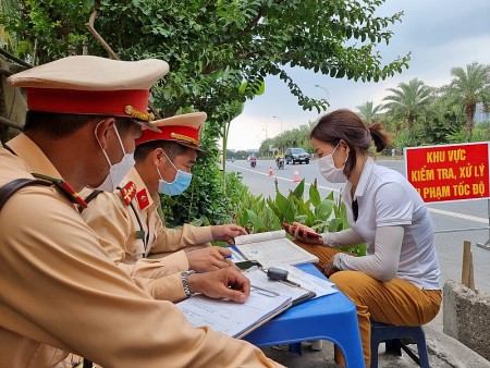 Từ 15/8: Chưa nộp phạt vi phạm giao thông sẽ không được đăng ký xe