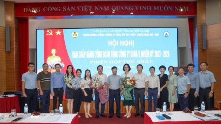 Đồng chí Ngô Minh Tuấn giữ chức Chủ tịch Công đoàn Tổng Công ty Đầu tư và Phát triển nhà Hà Nội