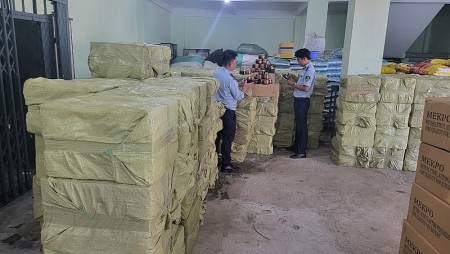 Phú Yên: Tạm giữ hơn 4 tấn shisha hiệu Adalya không hóa đơn, chứng từ