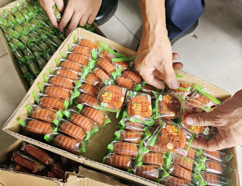 Hà Nội: Phát hiện lượng lớn bánh Trung thu nhập lậu