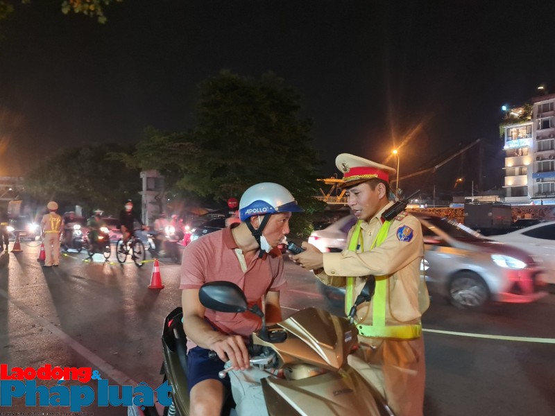 Hà Nội: Cảnh sát 141 hóa trang xử lý hàng loạt 
