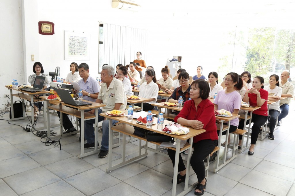 LĐLĐ quận Hà Đông phối hợp tuyên truyền sức khỏe cho nữ công nhân lao động Công ty VMEP
