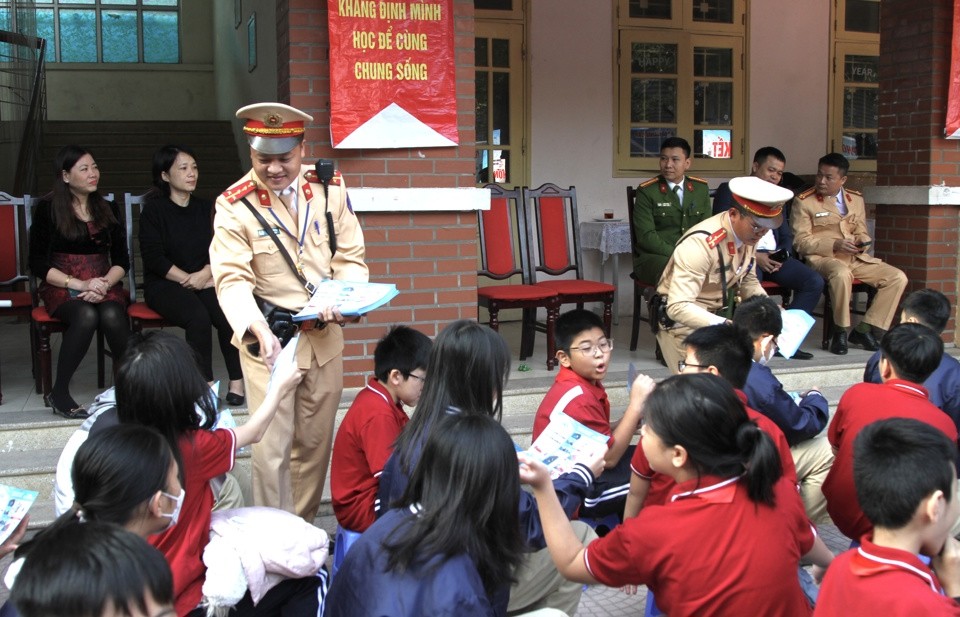 Triển khai mô hình Cổng trường an toàn giao thông