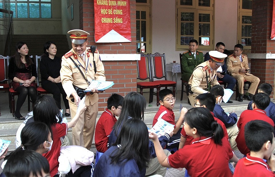 Triển khai mô hình Cổng trường an toàn giao thông