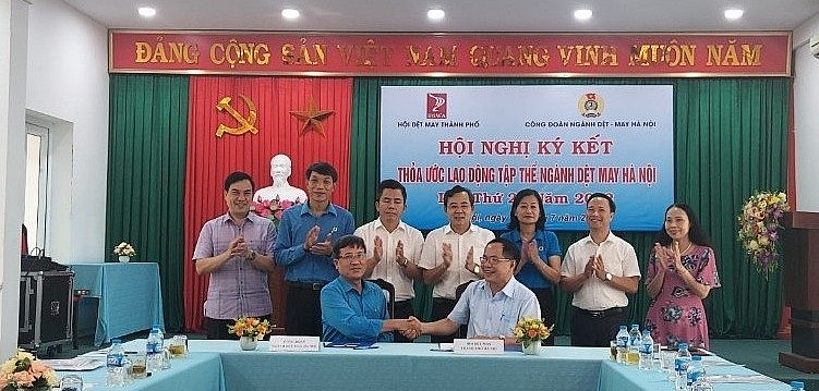 Hỗ trợ kinh phí thương lượng, ký kết, chấm điểm Thỏa ước lao động tập thể