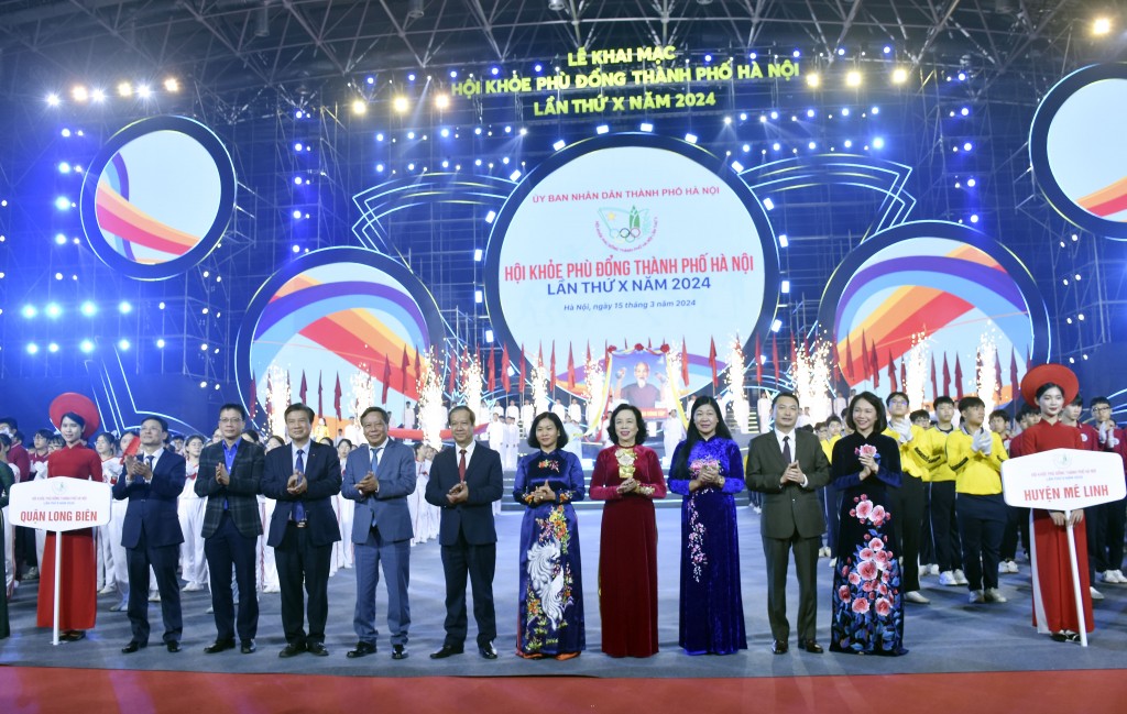 Tối 15/3, tại Cung Điền kinh Hà Nội, Ủy ban nhân dân (UBND) thành phố Hà Nội tổ chức Lễ khai mạc Hội khỏe Phù Đổng thành phố Hà Nội lần thứ X năm 2024. Tối 15/3, tại Cung Điền kinh Hà Nội, Ủy ban nhân dân (UBND) thành phố Hà Nội tổ chức Lễ khai mạc Hội khỏe Phù Đổng thành phố Hà Nội lần thứ X năm 2024.