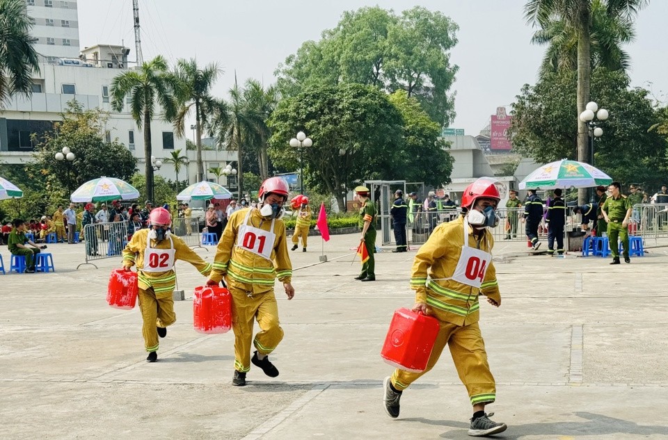 Quận Thanh Xuân: Nâng cao nghiệp vụ chữa cháy và cứu nạn, cứu hộ cho nhân dân