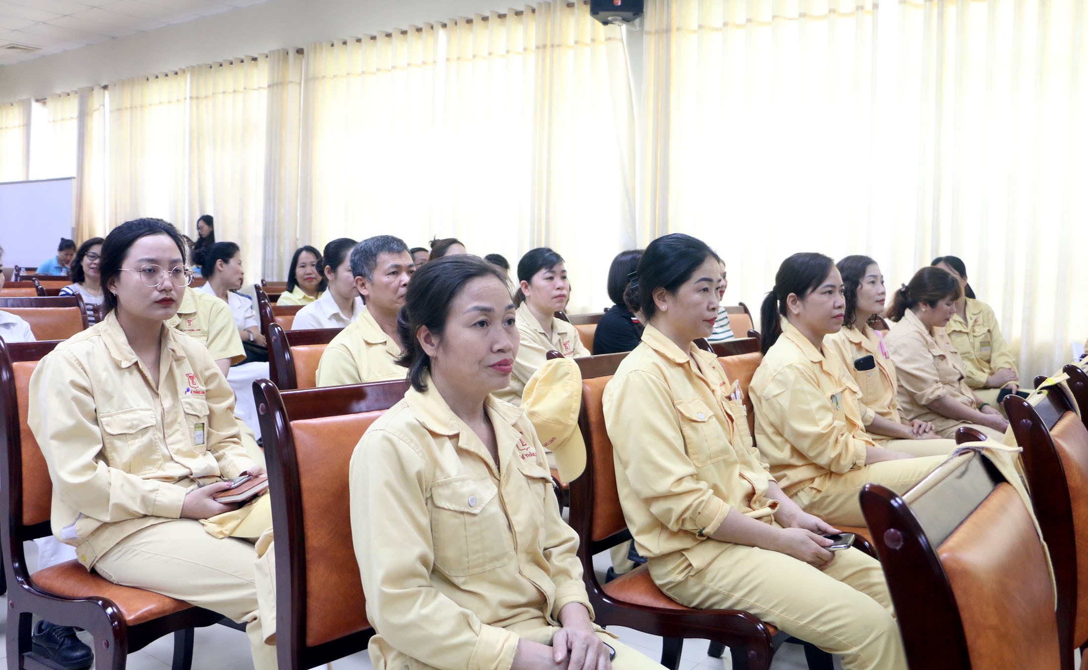 TRỰC TUYẾN: Chuyên đề "Tìm hiểu pháp luật lao động, ATVSLĐ, nhận diện lừa đảo trực tuyến và cách phòng ngừa"