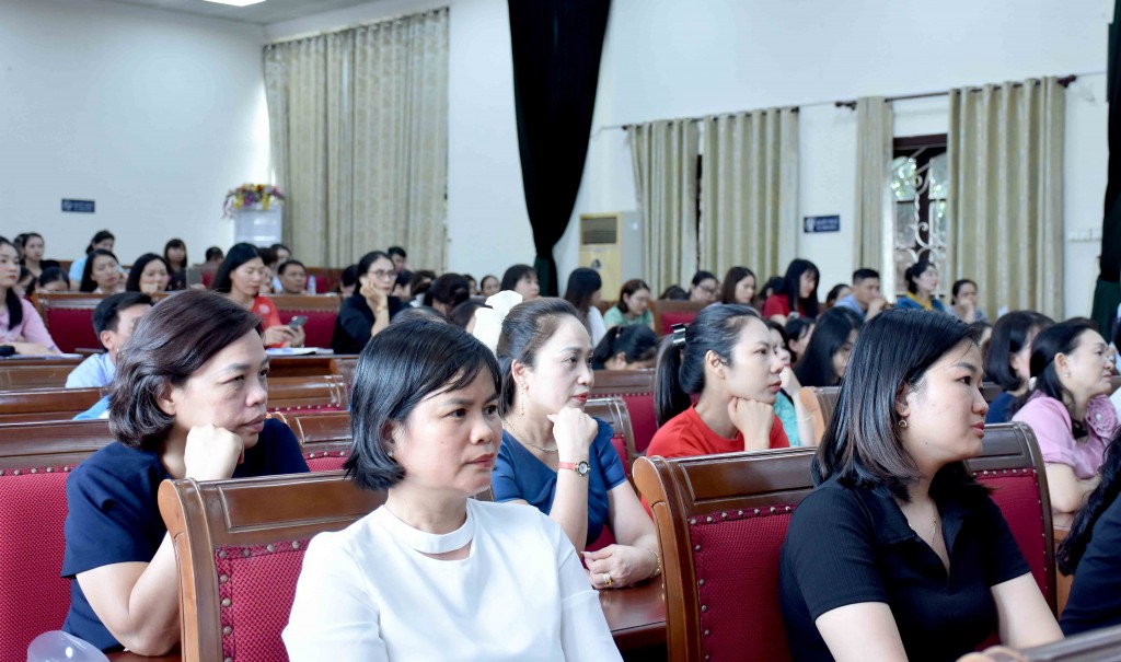 TRỰC TUYẾN: Đối thoại về chính sách pháp luật, chế độ bảo hiểm và chăm sóc sức khỏe cho người lao động
