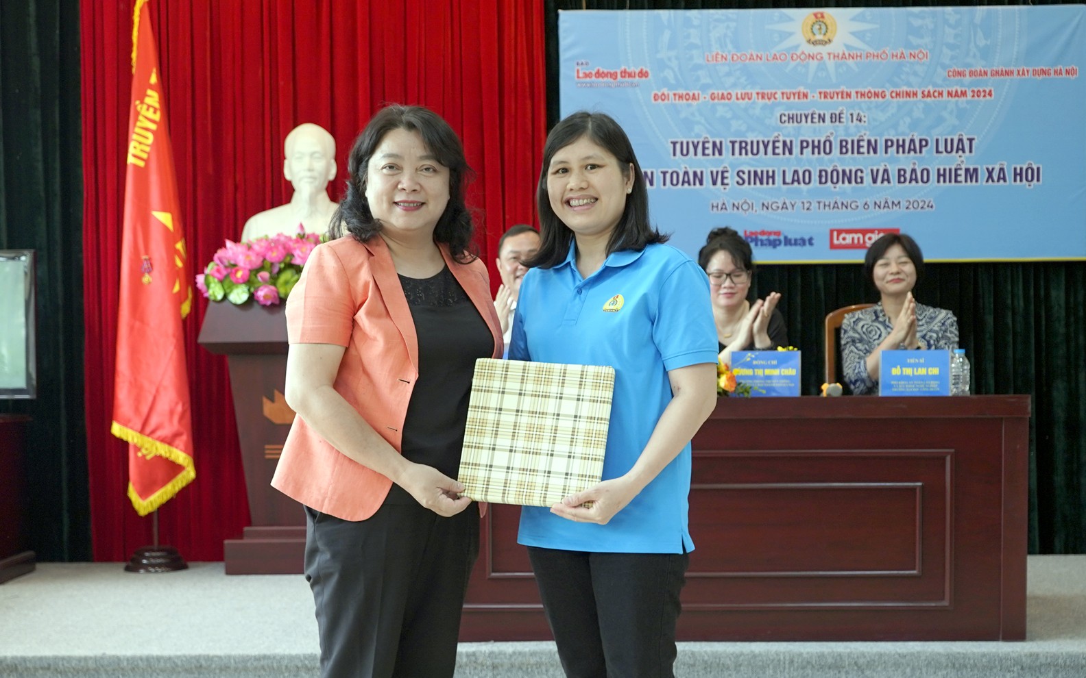 TRỰC TUYẾN: Chuyên đề "Phổ biến pháp luật về An toàn vệ sinh lao động và bảo hiểm xã hội”