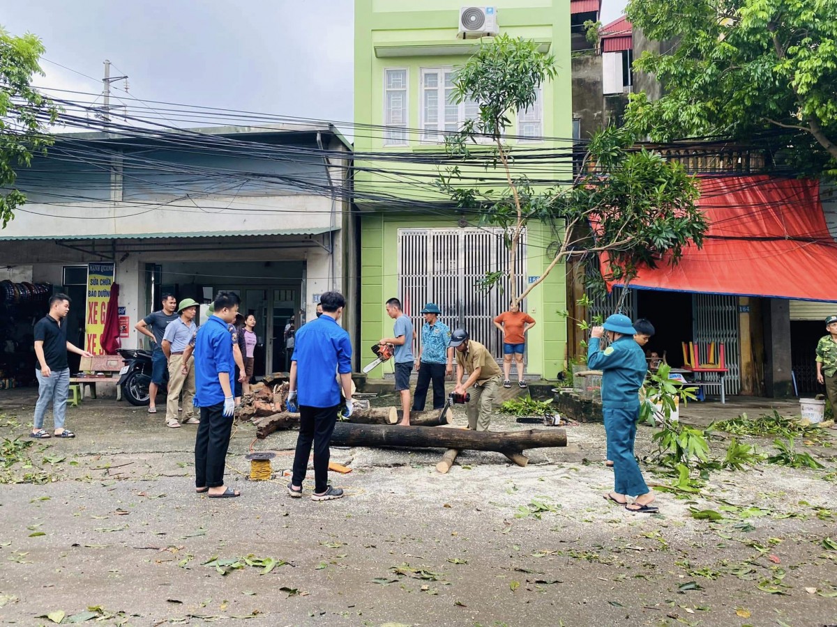 Dồn lực khôi phục lại hệ thống giao thông sau bão số 3