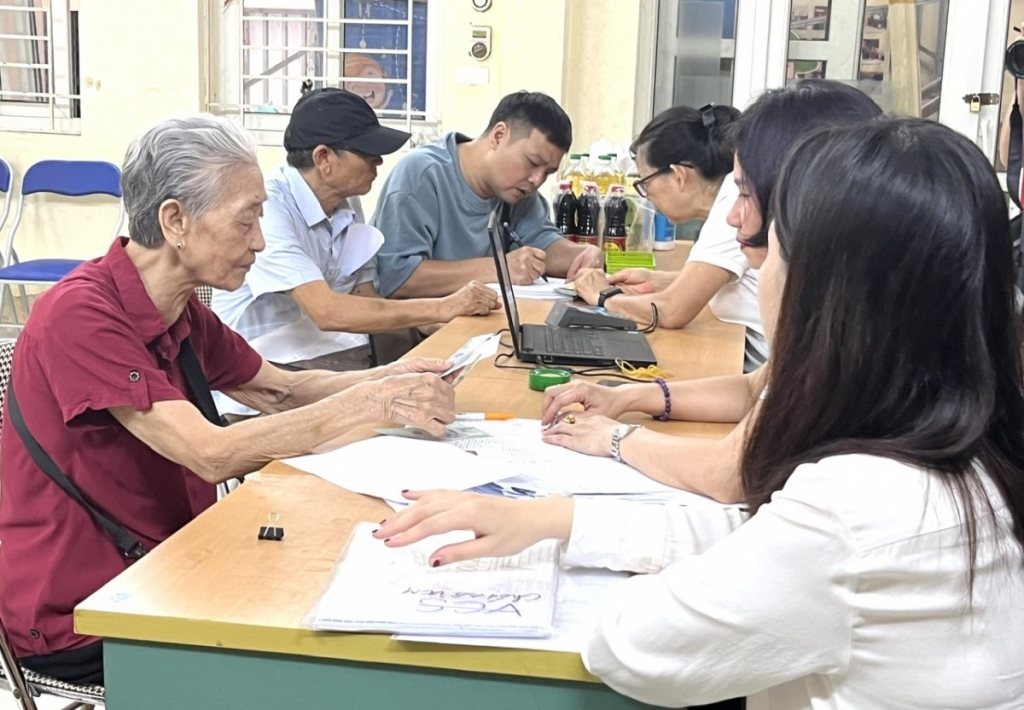 Hơn 3,3 triệu người sẽ nhận lương hưu, trợ cấp BHXH tháng 5 sớm hơn thường lệ