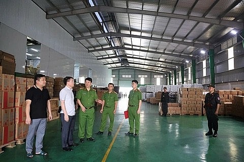 Hà Nội ra quân tổng kiểm tra sản xuất, kinh doanh sữa và thực phẩm chức năng
