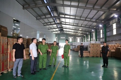 Hà Nội ra quân tổng kiểm tra sản xuất, kinh doanh sữa và thực phẩm chức năng