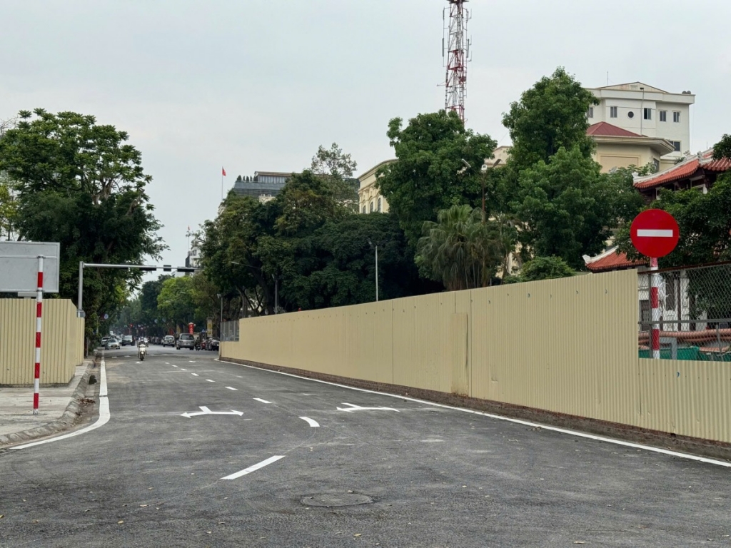 Rào chắn phục vụ thi công Ga ngầm S12: Người dân lưu ý thay đổi lộ trình giao thông