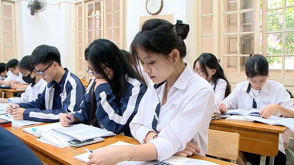 Thủ tướng chỉ đạo 3 vấn đề nóng trong giáo dục