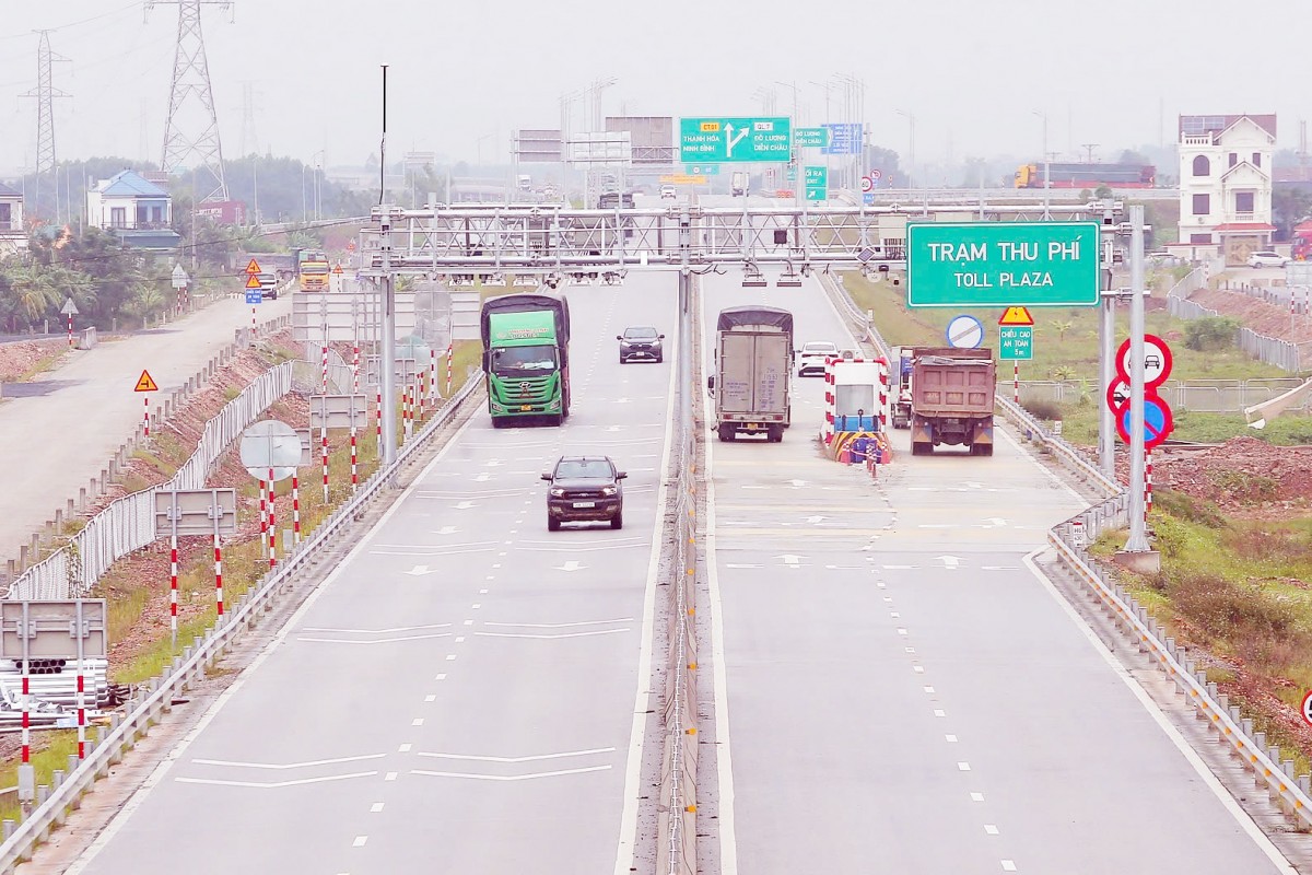 Tăng cường công tác bảo đảm an toàn giao thông trên các tuyến đường bộ cao tốc