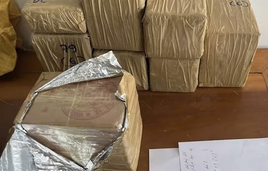 Triệt phá vụ vận chuyển 38 bánh ma túy qua biên giới Nam Giang