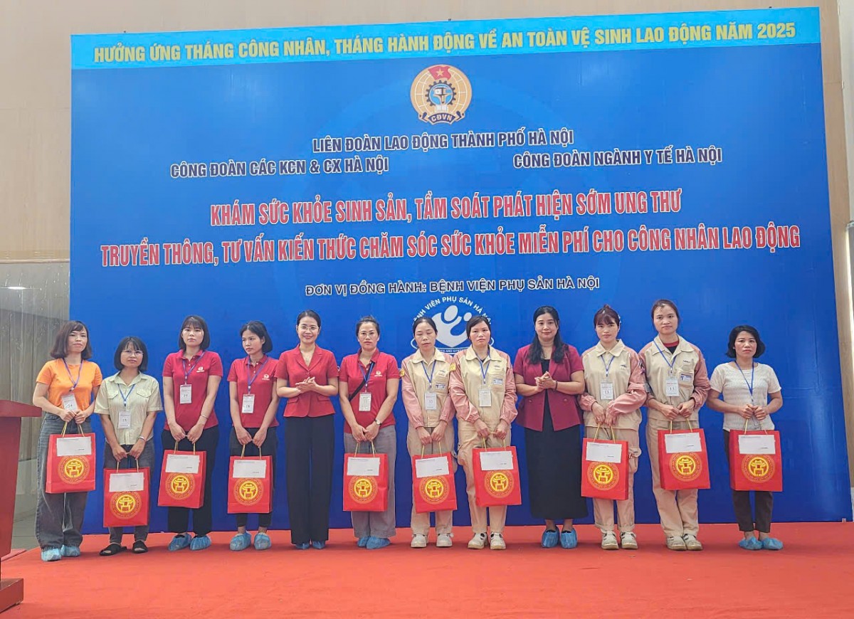 600 nữ công nhân lao động được tư vấn kiến thức, khám sức khỏe miễn phí