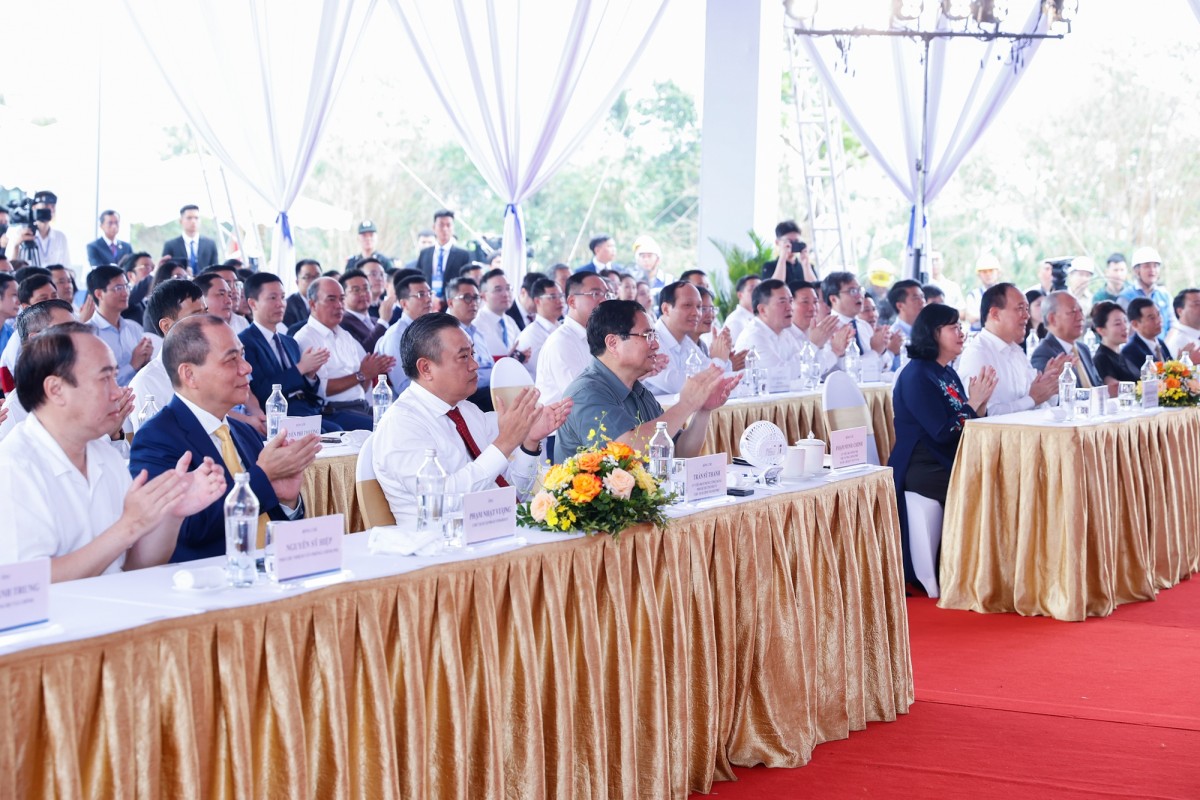 Thủ tướng chỉ đạo xây cầu Tứ Liên phải xong trong vòng 24 tháng Thủ tướng chỉ đạo xây cầu Tứ Liên phải xong trong vòng 24 tháng