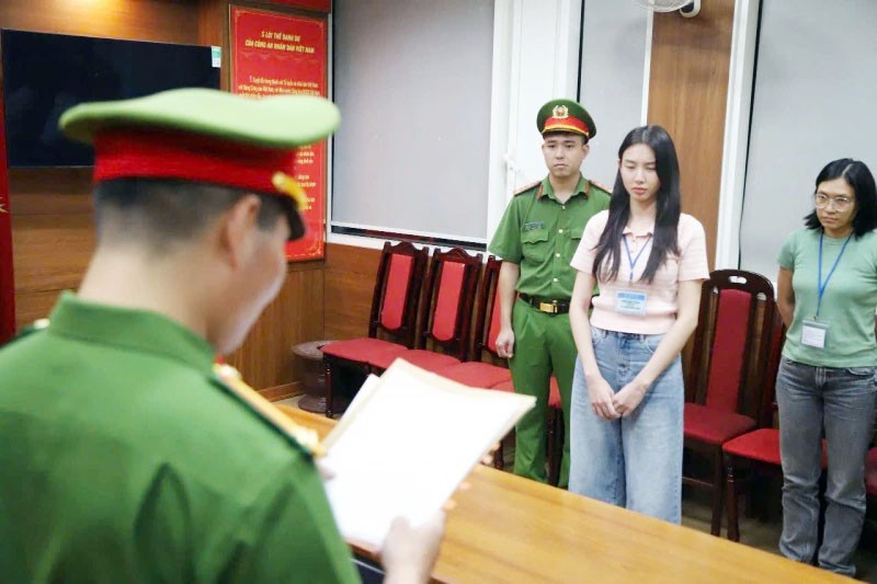 Tiến hành khám xét nơi ở của hoa hậu Nguyễn Thúc Thùy Tiên